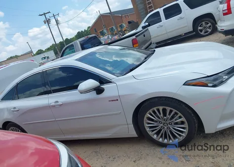 2019 Toyota Avalon Hybrid Limited z USA, uszkodzony, nr VIN 4T1B21FB5KU010743